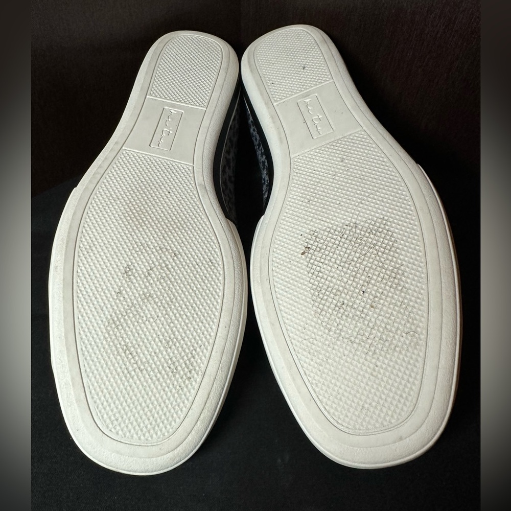 Me Too Shoes
Eden Yoga Mat Skimmer Size 8.5 - Picture 4 of 7